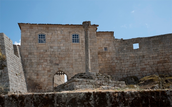 Pelourinho e entrada no centro histórico