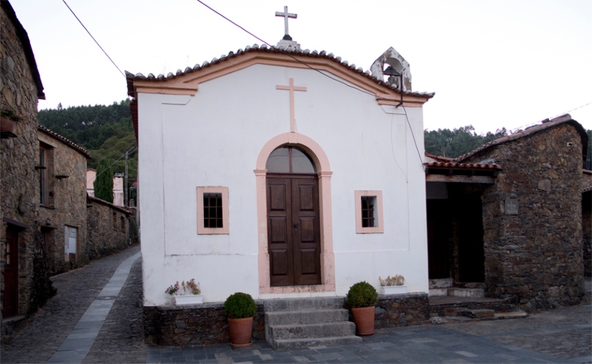 Capela de N. Senhora da Conceição rebocada