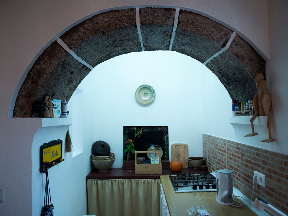 Interior da casa na área do forno