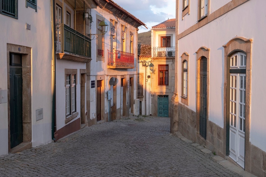 Rua no centro histórico de Torre de Moncorvo