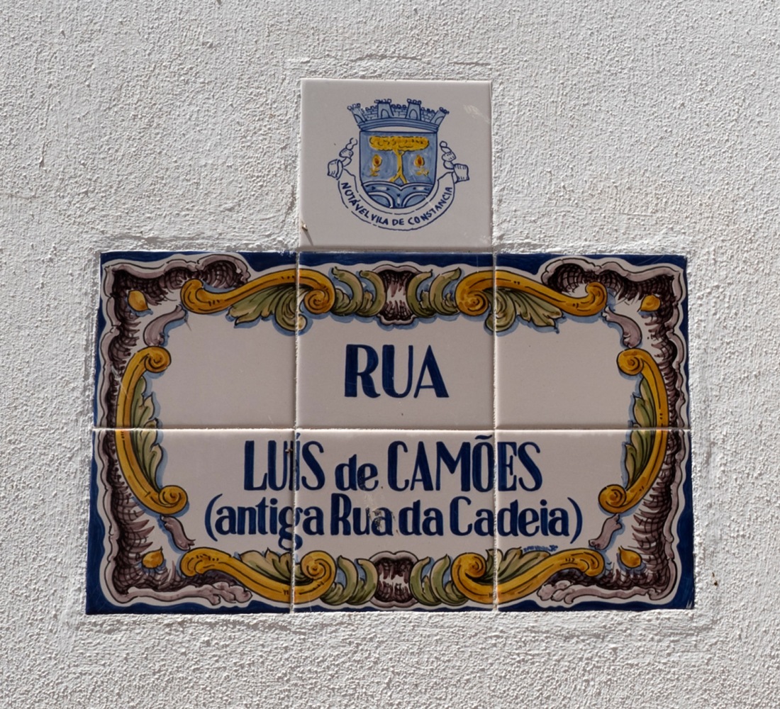 site_constancia_camoes_rua_1703