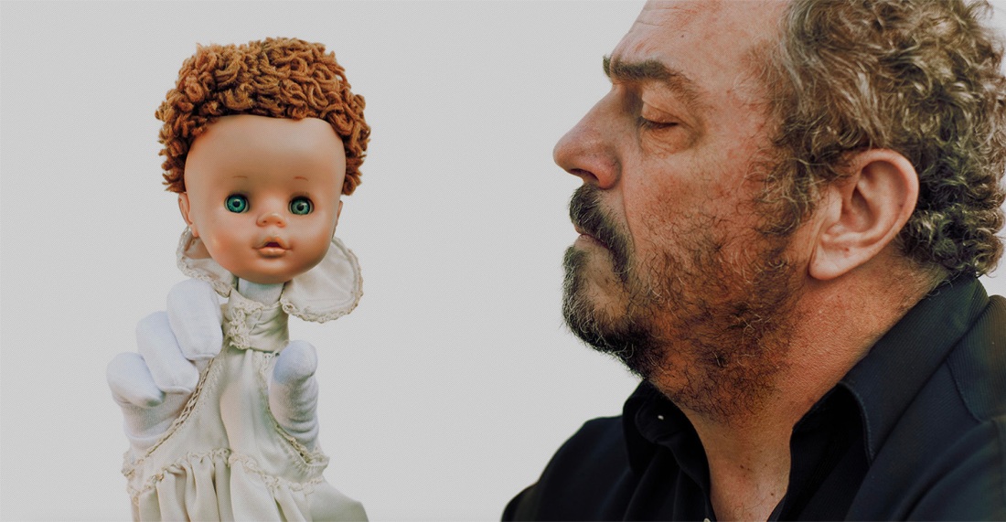 Manuel Dias com a boneca ©Trulé